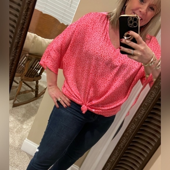 PINK CHEETAH PRINT OVERSIZED DOLMAN SLEEVE V NECK TOP Size Small - Picture 2 of 9